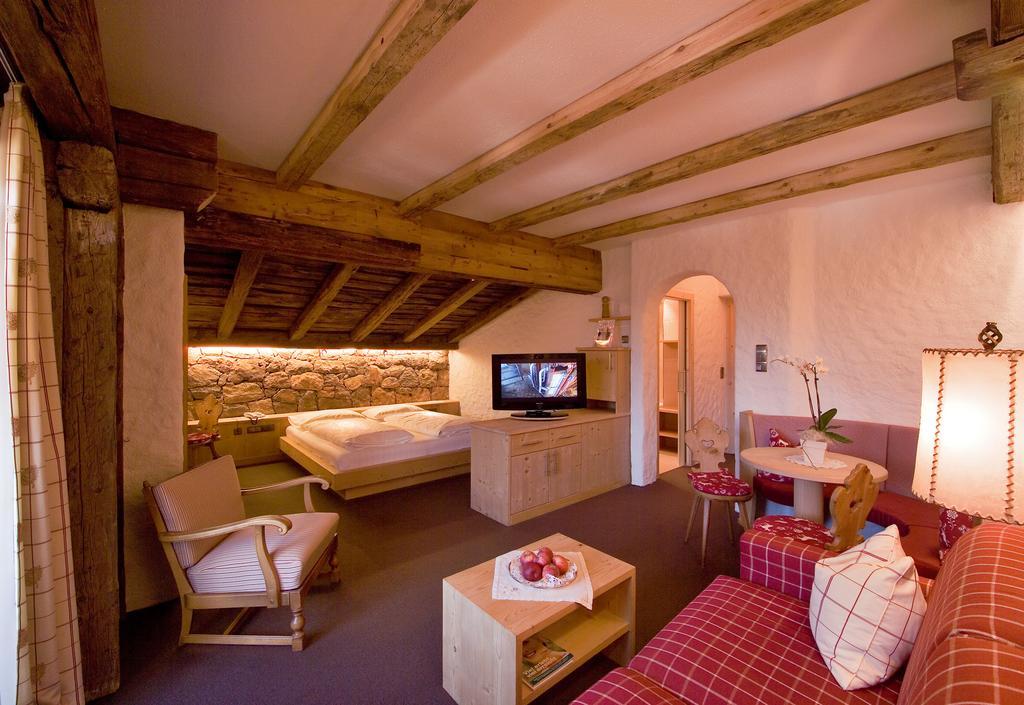 Schennerhof 3* Scena